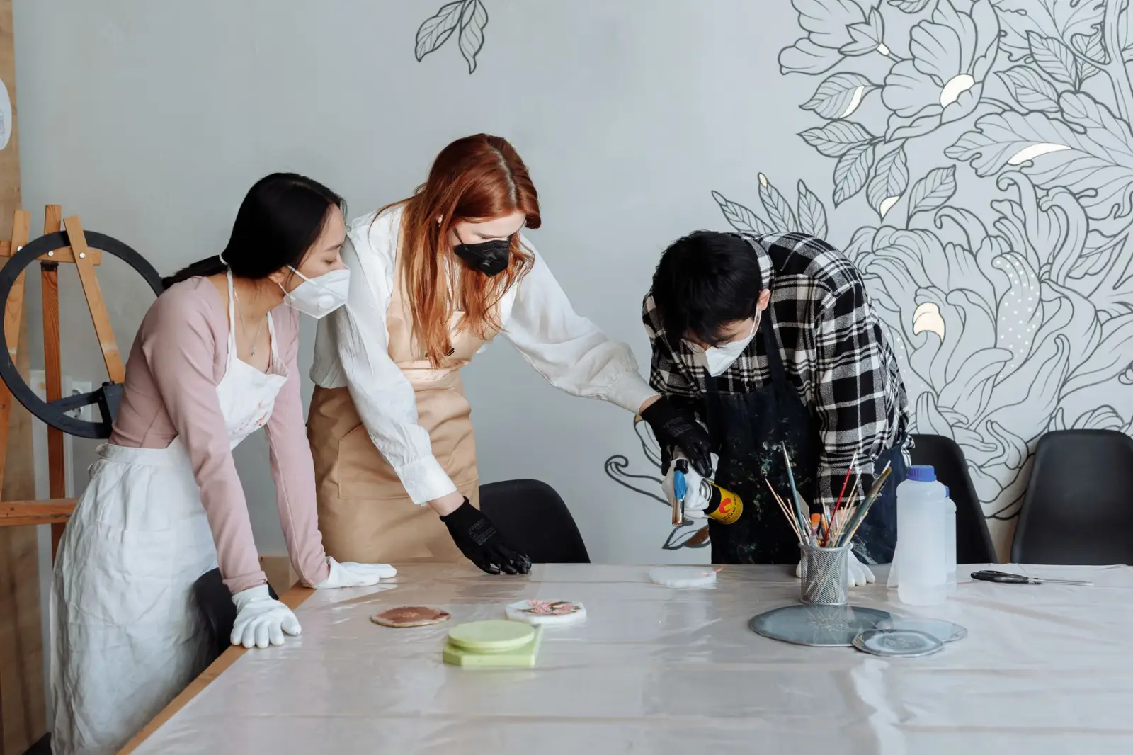 连衣裙与风衣产品型号参数对比：沫彩服饰畅销款选购指南