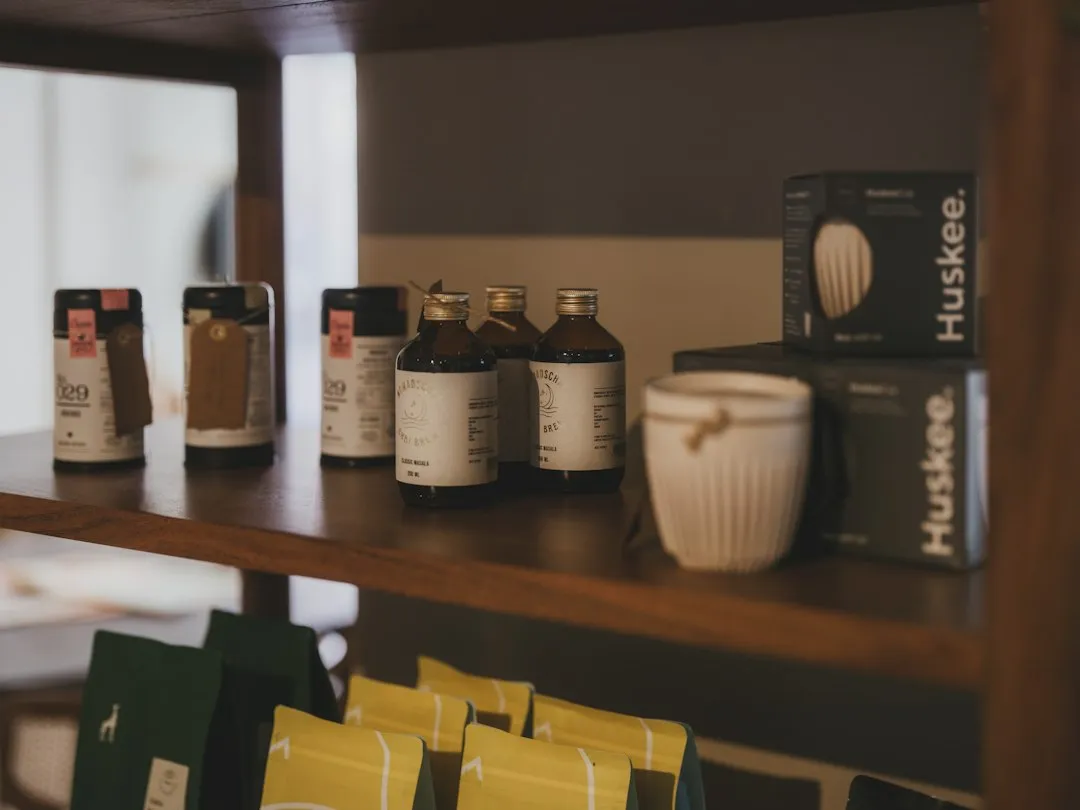 沫彩服饰品牌风衣产品线对比及适用场景分析